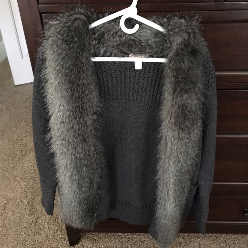 Forever 21 Gray Knit Sweater Cardigan with Faux Fur Trim